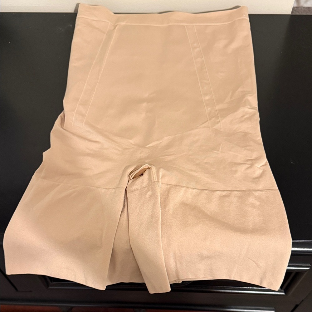 Spanx Large Beige Shapewear High-Waist Shorts Oncore style